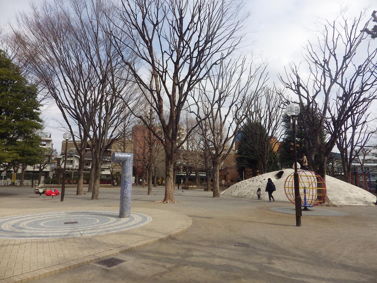 新宿区立白銀公園