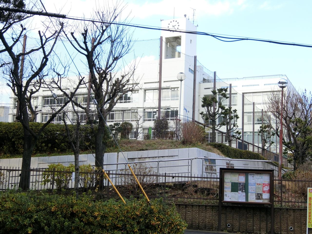 余丁町小学校