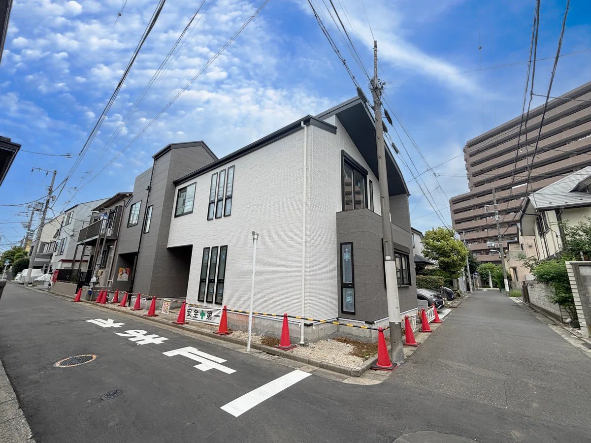 【目黒区東が丘】南東角地の新築4LDK+車庫・ZEH水準省エネ住宅